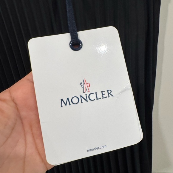 BNWT Moncler Classic Black Midi Pleated skirt size 38/US XS/Small $435 - Picture 9 of 10